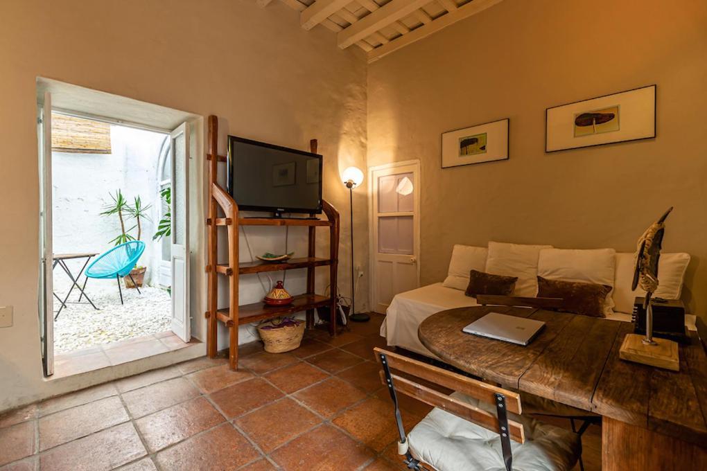 Azogue Suites Con Patio Privado Tarifa Buitenkant foto