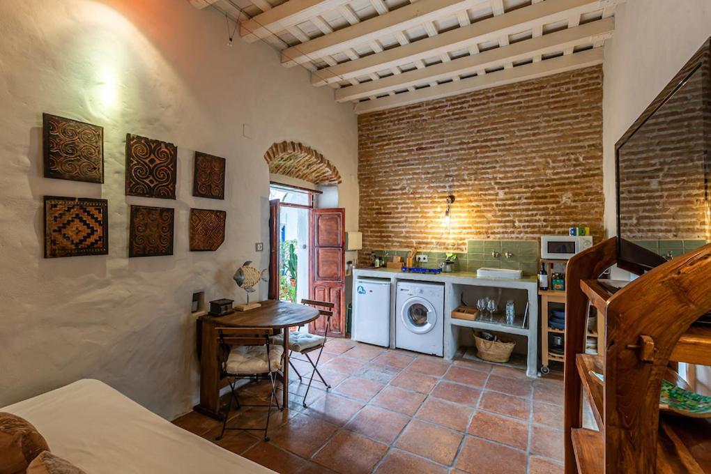 Azogue Suites Con Patio Privado Tarifa Buitenkant foto